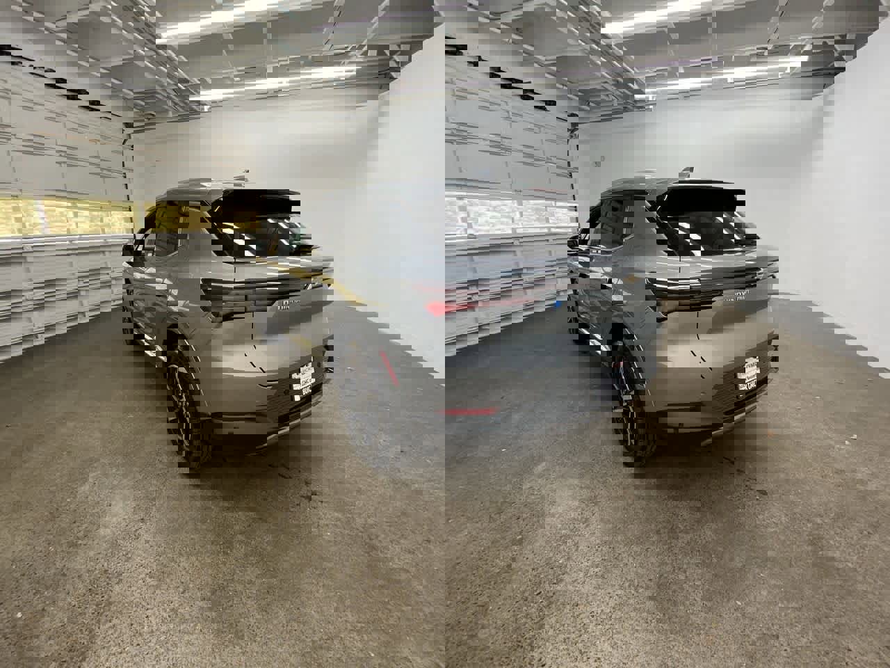 Used 2024 Chevrolet Equinox EV LT image 4