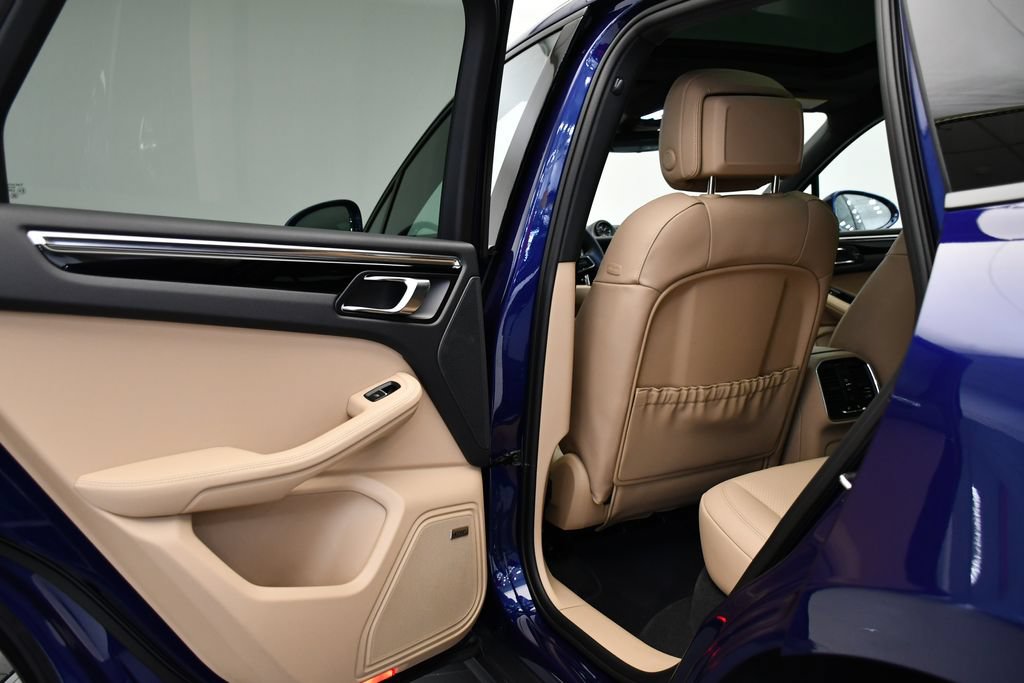 Certified 2026 Porsche Macan Turbo AWD/4WD image 41