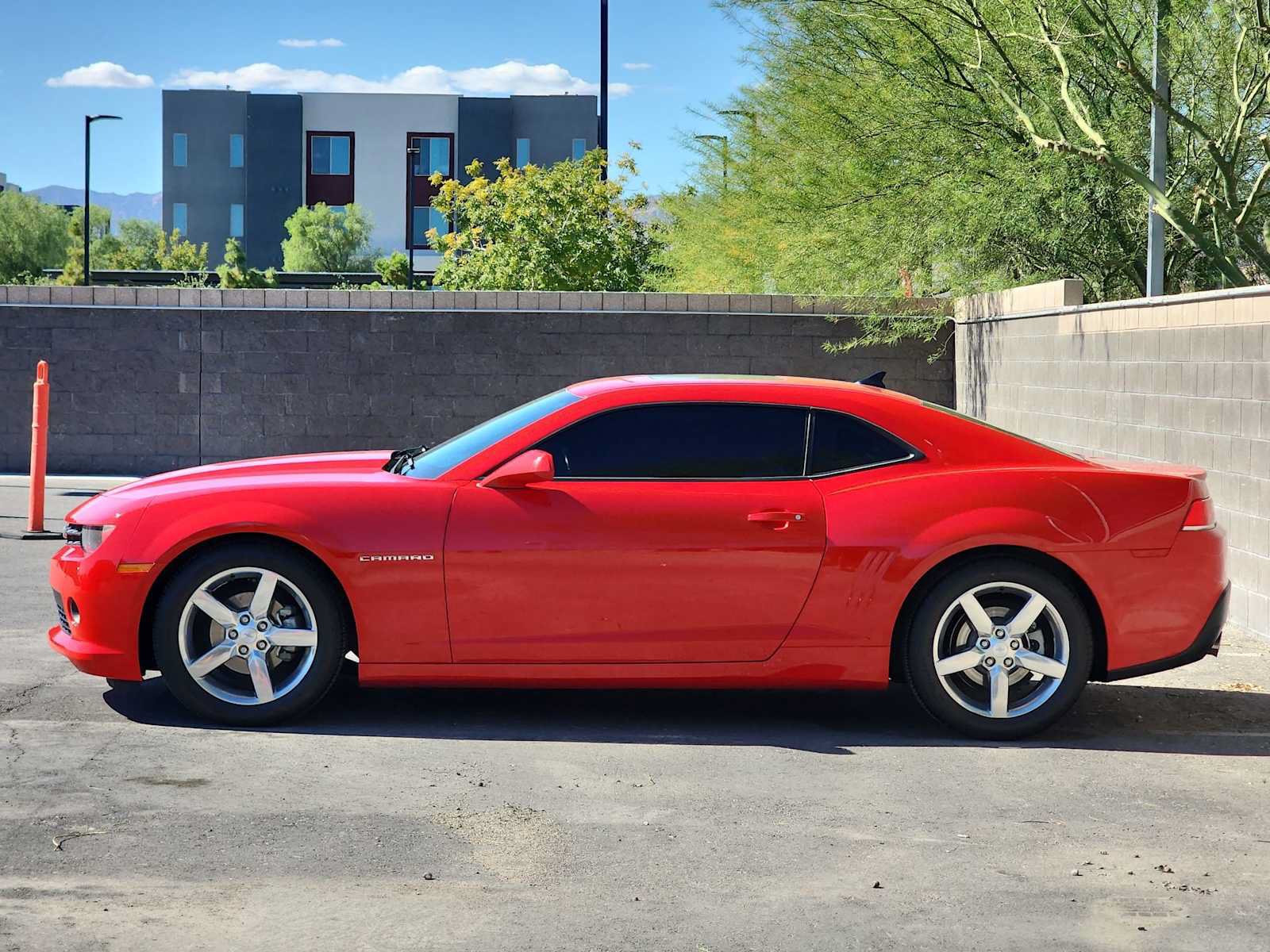 Used 2015 Chevrolet Camaro LT w/ 1LT Preferred Package RWD image 5