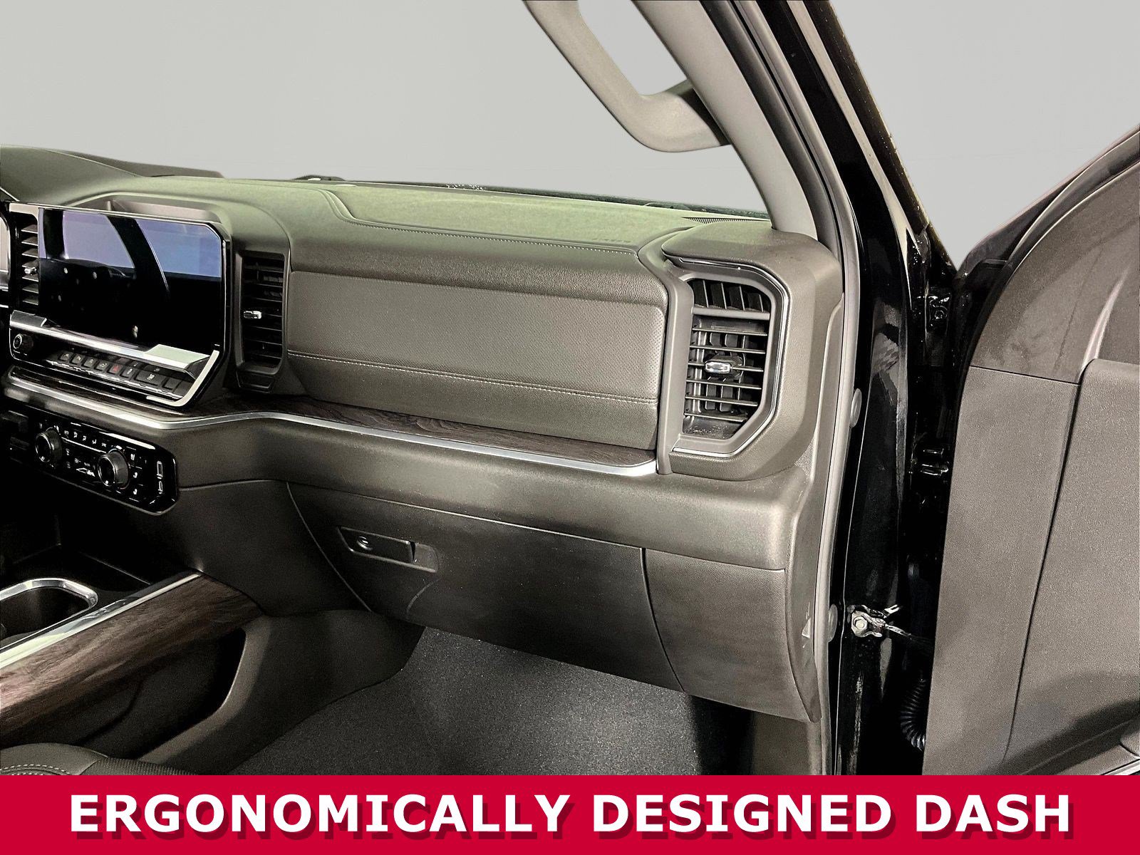 Used 2025 Chevrolet Silverado 1500 LTZ w/ LTZ Convenience Package II AWD/4WD image 27