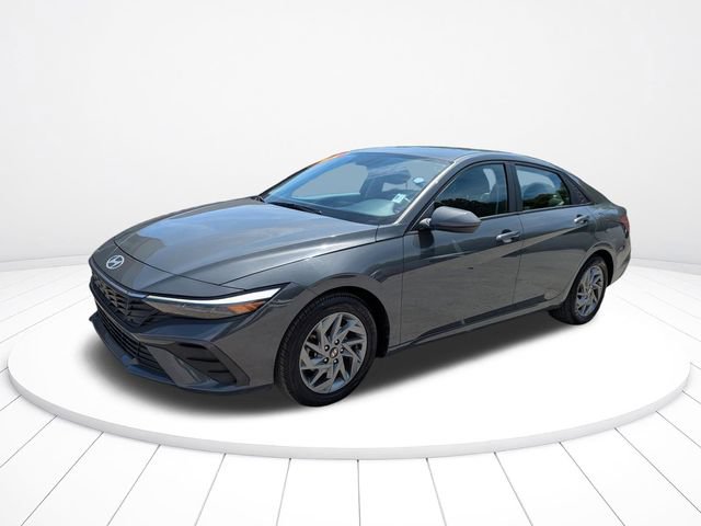 Used 2024 Hyundai Elantra SEL FWD image 8