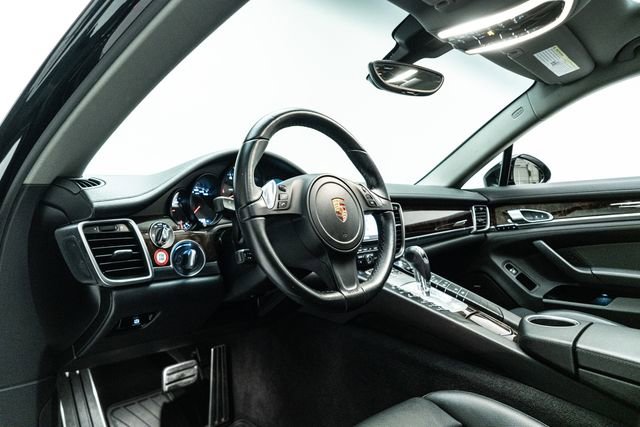 Used 2016 Porsche Panamera 4 Edition image 22