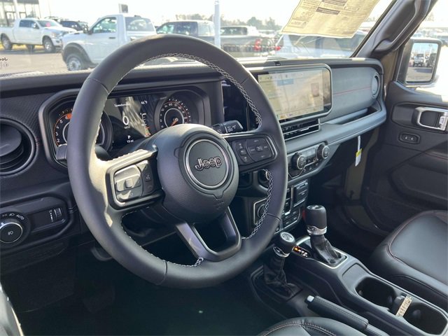 New 2025 Jeep Wrangler Unlimited Rubicon w/ XTREMEE 35" Tire Package image 25