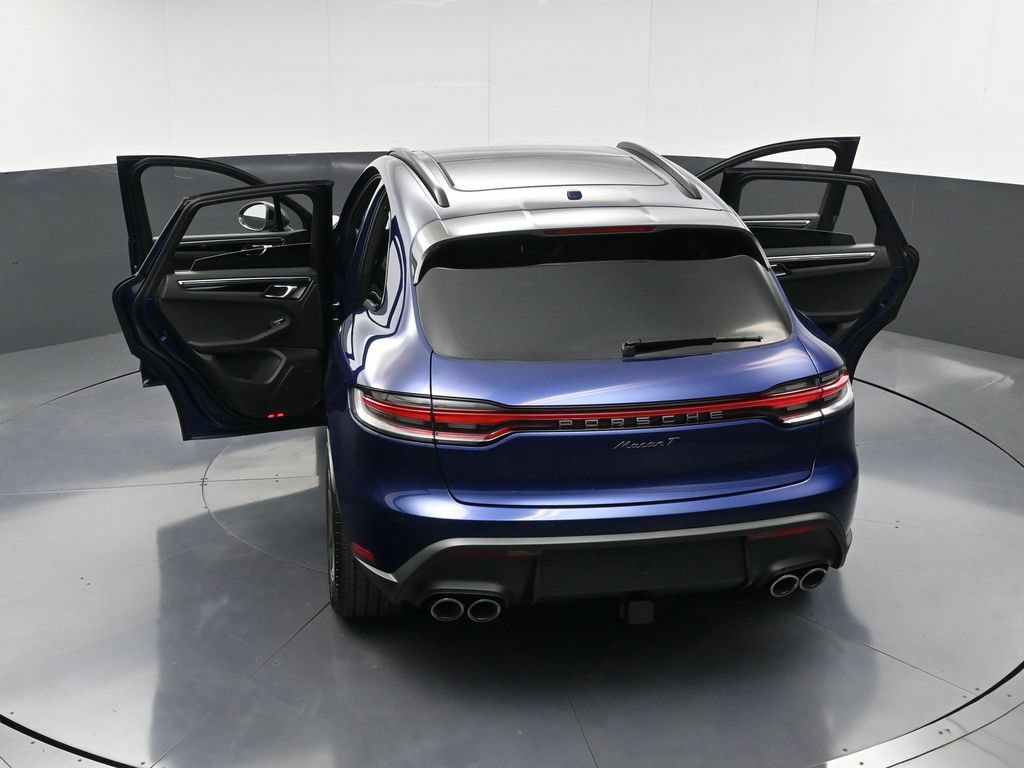 Certified 2026 Porsche Macan AWD/4WD image 35