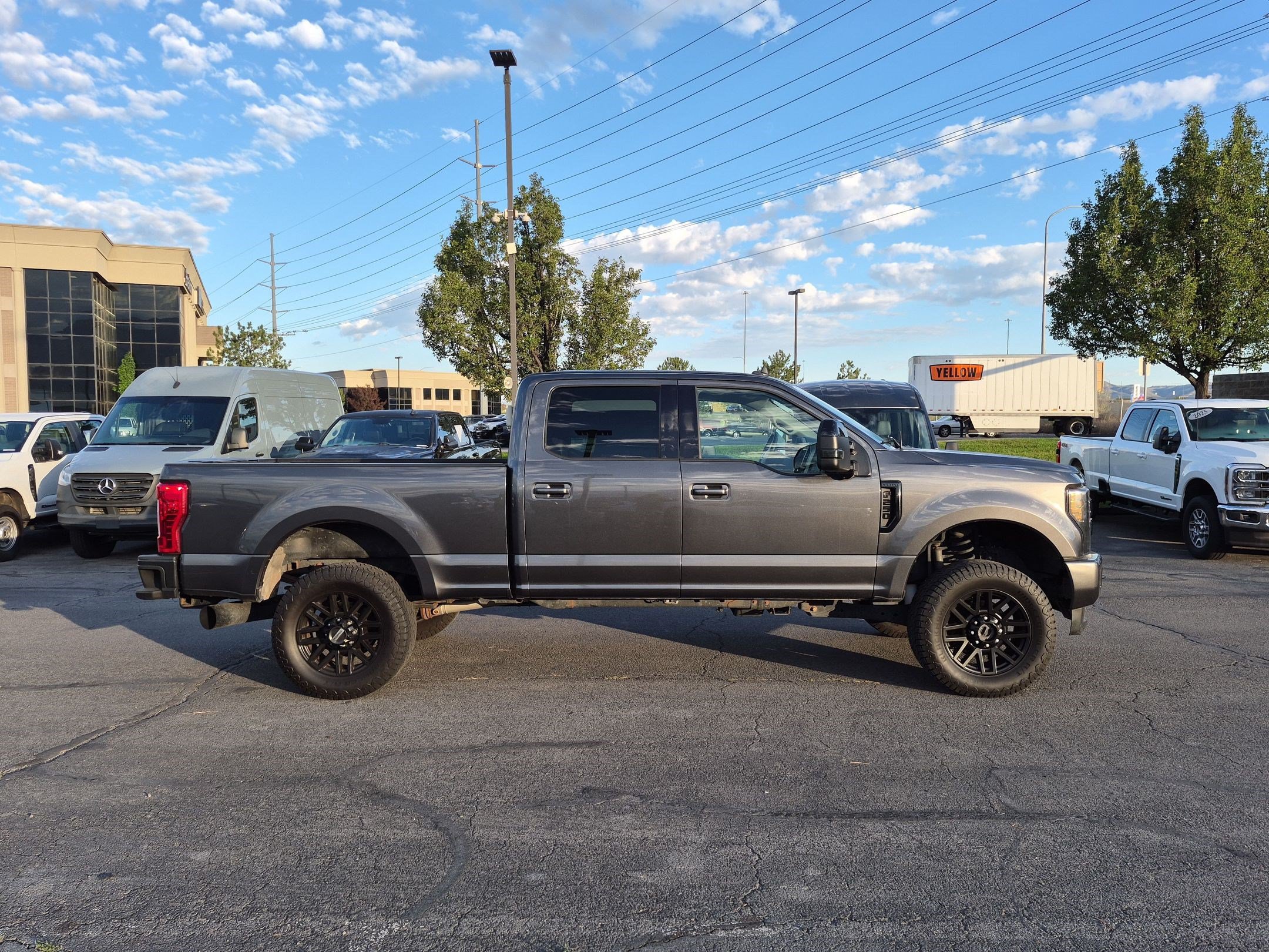 Used 2019 Ford F250 Lariat AWD/4WD image 2