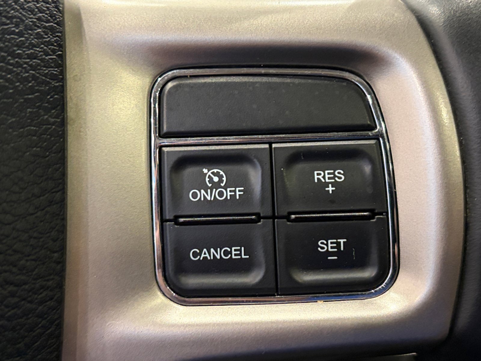 Used 2016 RAM 2500 Laramie w/ Convenience Group AWD/4WD image 18