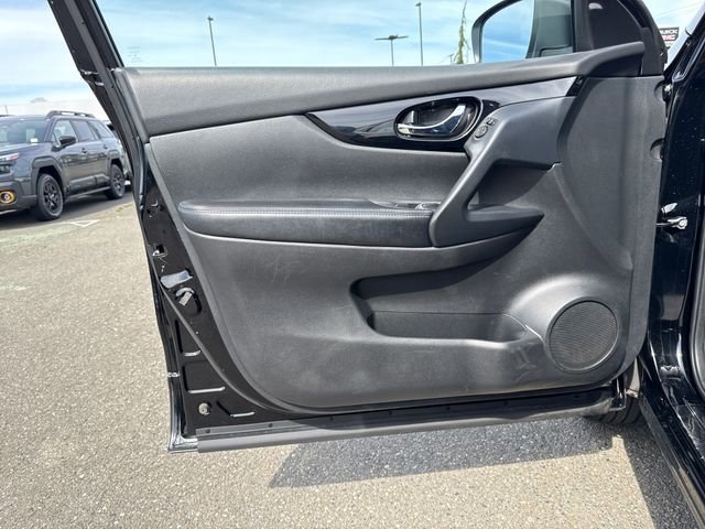 Used 2022 Nissan Rogue Sport SV image 19