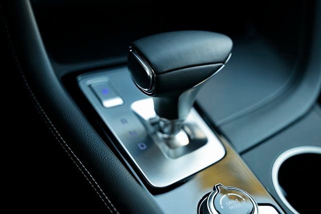 Used 2023 Genesis G70 2.0T image 39