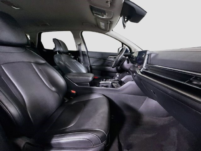 Used 2025 Kia Sportage EX FWD image 28