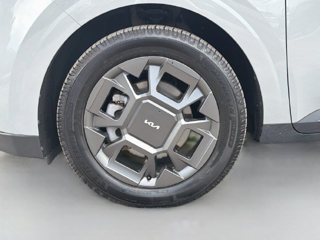 Used 2025 Kia Carnival EX FWD image 42