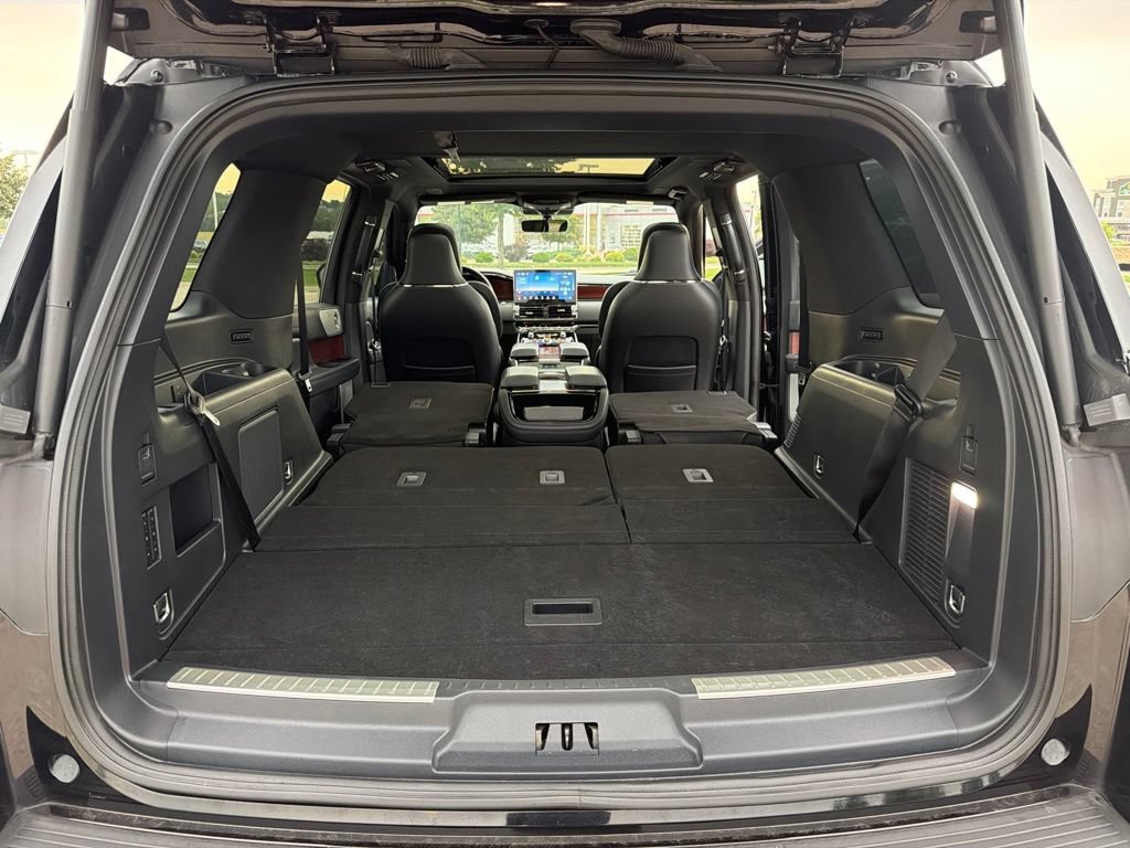 Used 2022 Lincoln Navigator Reserve w/ Equipment Group 201A AWD/4WD image 29