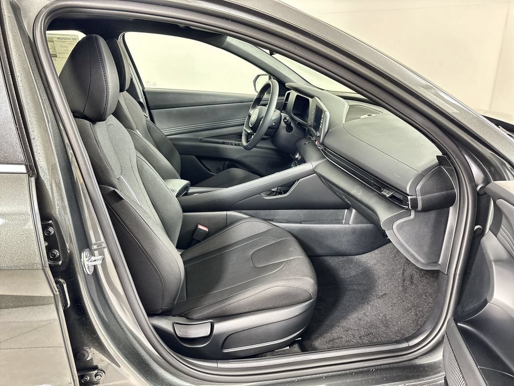 New 2026 Hyundai Elantra SEL Sport Premium FWD image 24