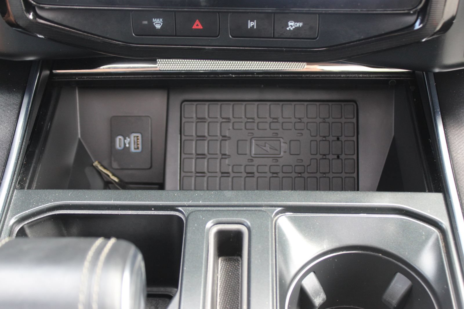 Used 2023 Ford F150 Lightning Platinum AWD/4WD image 43