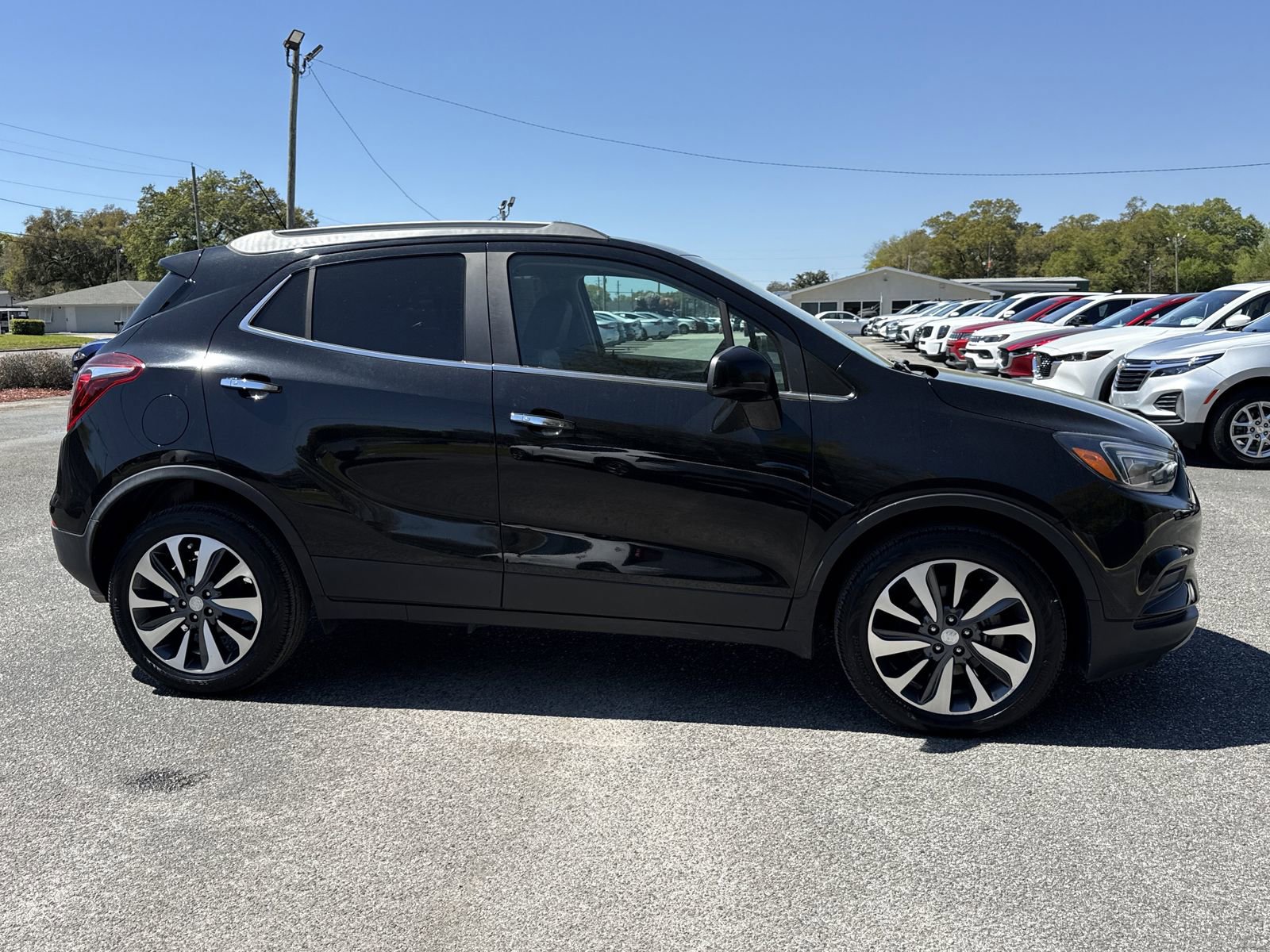Used 2022 Buick Encore Preferred w/ Safety Package FWD image 6
