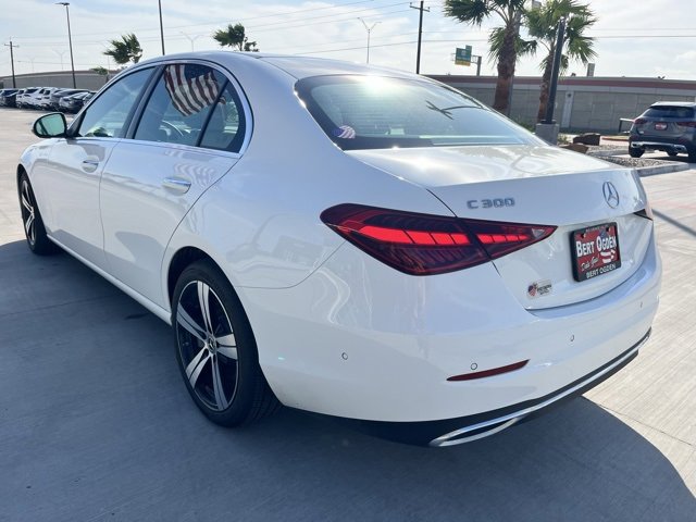 Used 2025 Mercedes-Benz C 300 Sedan image 4