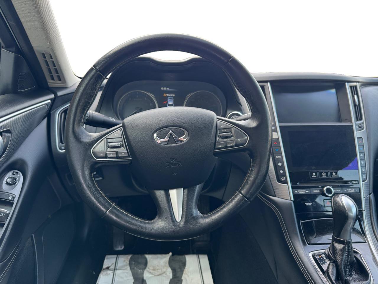 Used 2017 INFINITI Q50 2.0t w/ Moonroof Package AWD/4WD image 10
