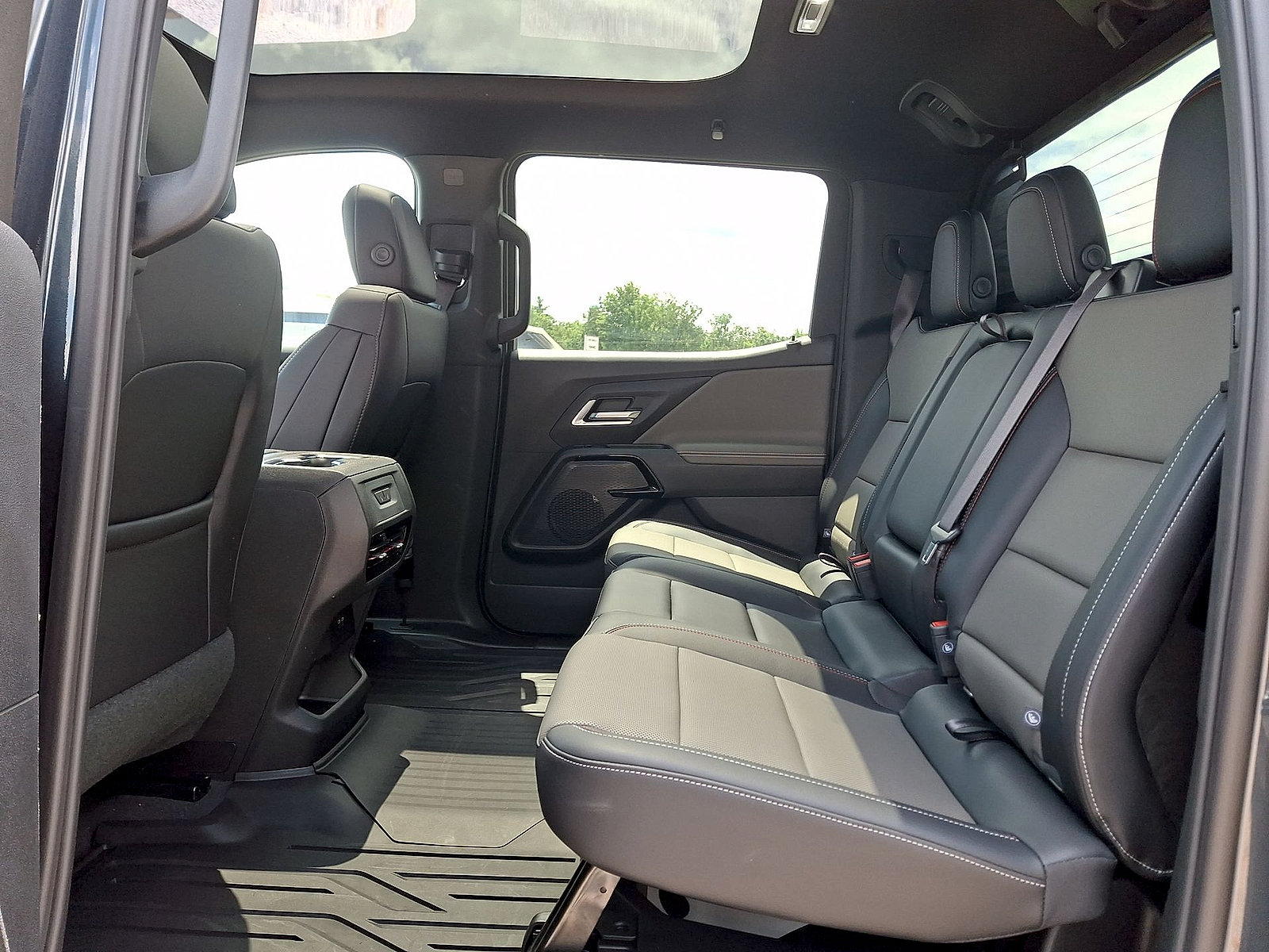 New 2026 Chevrolet Silverado EV Trail Boss AWD/4WD image 13