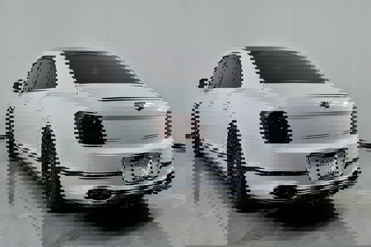 Used 2023 Bentley Flying Spur V8 image 10