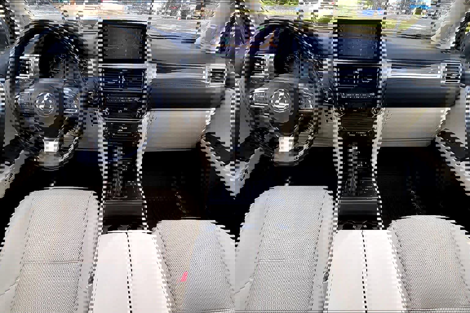 Used 2023 Lexus GX 460 Premium w/ Premium Package image 15