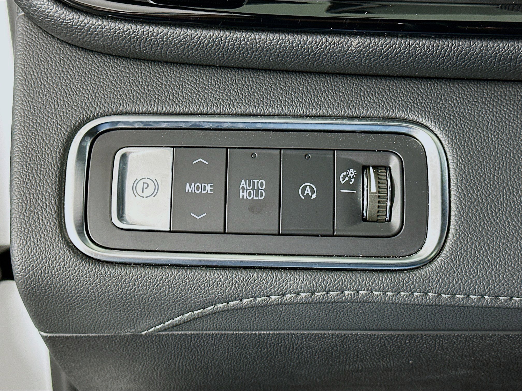 Used 2025 Buick Enclave Preferred FWD image 17