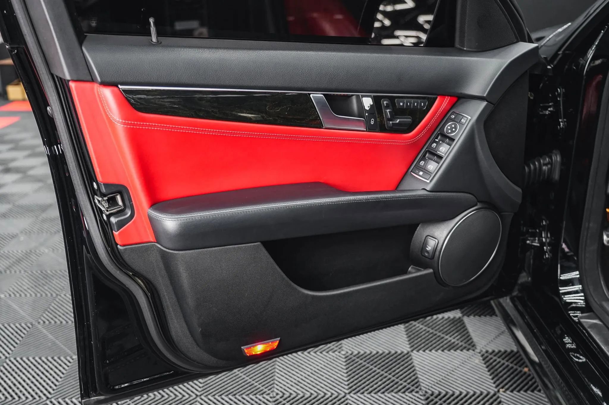 Used 2013 Mercedes-Benz C 63 AMG Sedan image 23