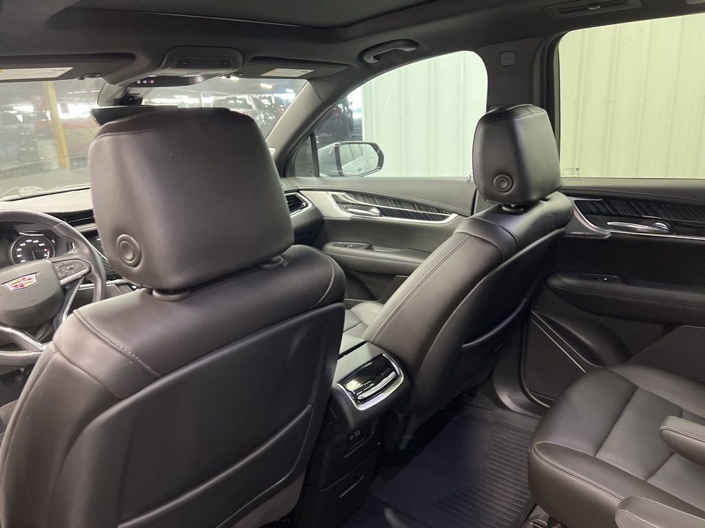 Used 2023 Cadillac XT6 Premium Luxury w/ Technology Package image 11