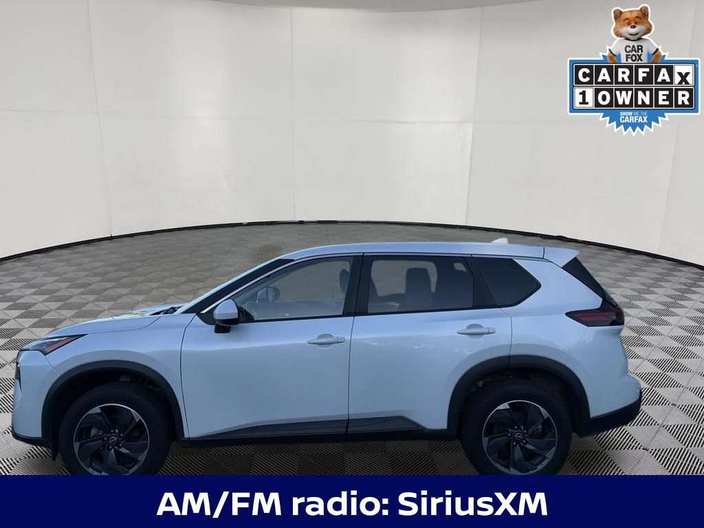 Used 2024 Nissan Rogue SV FWD image 3
