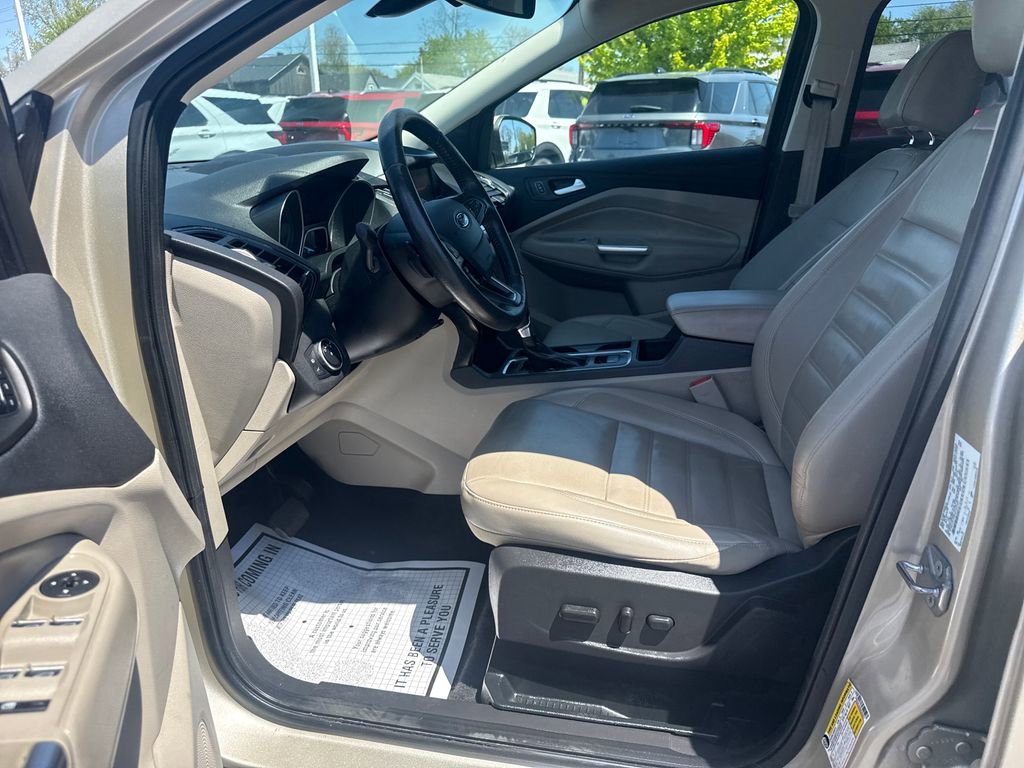 Used 2017 Ford Escape Titanium FWD image 22
