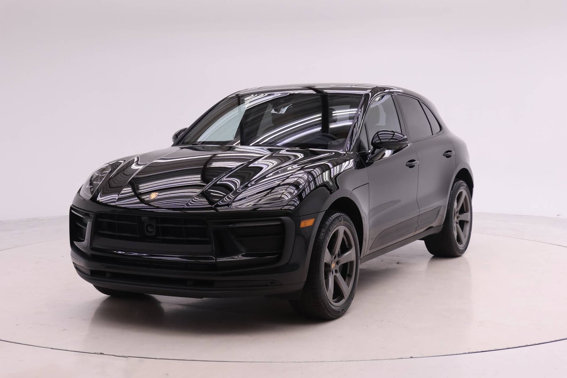 Used 2026 Porsche Macan AWD/4WD image 1