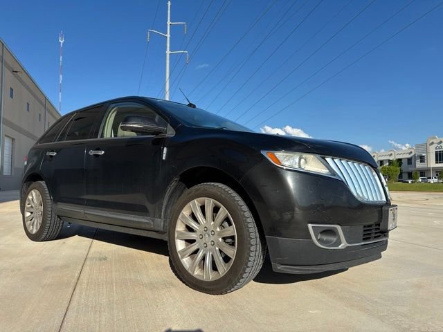 Used 2013 Lincoln MKX FWD image 3