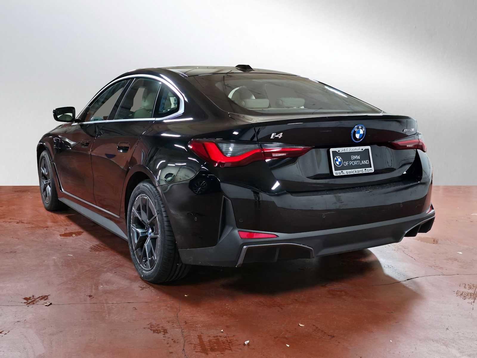 Used 2024 BMW i4 eDrive35 w/ Premium Package image 5