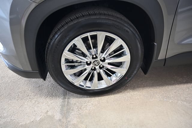 Certified 2026 Toyota Grand Highlander AWD image 37