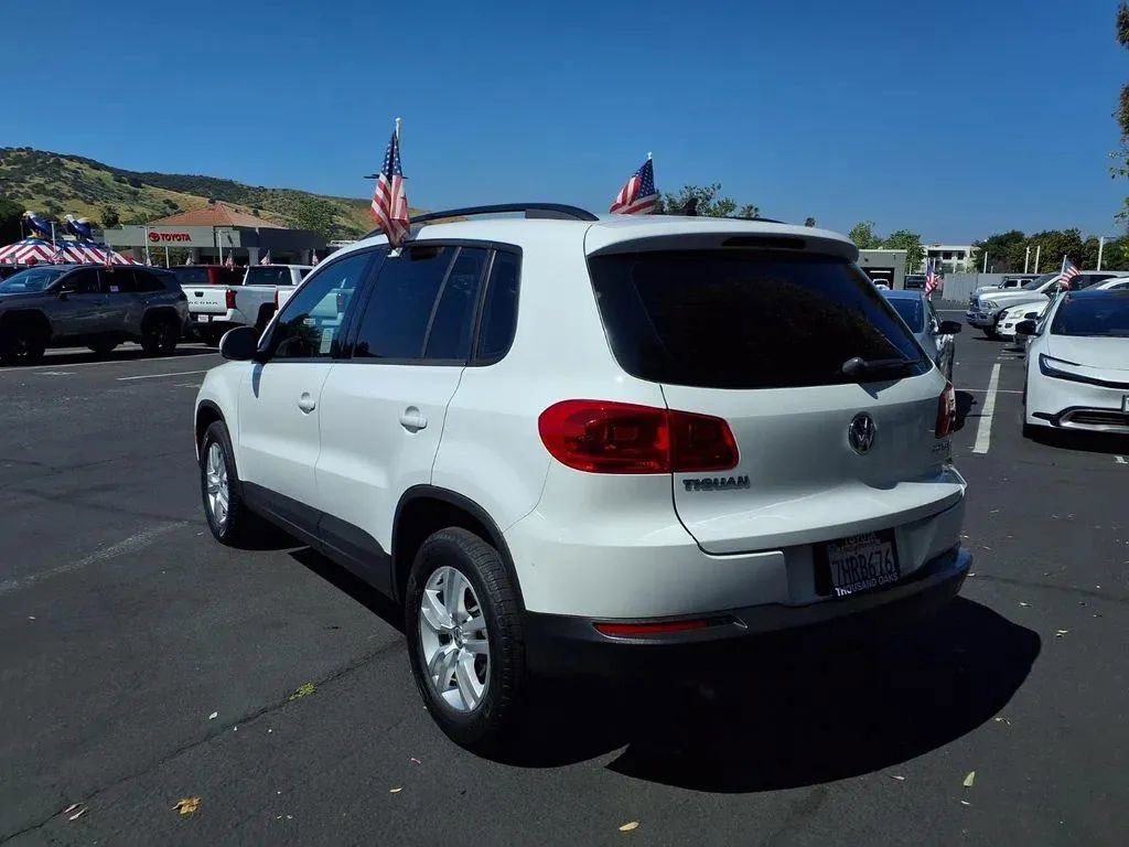 Used 2015 Volkswagen Tiguan S FWD image 3