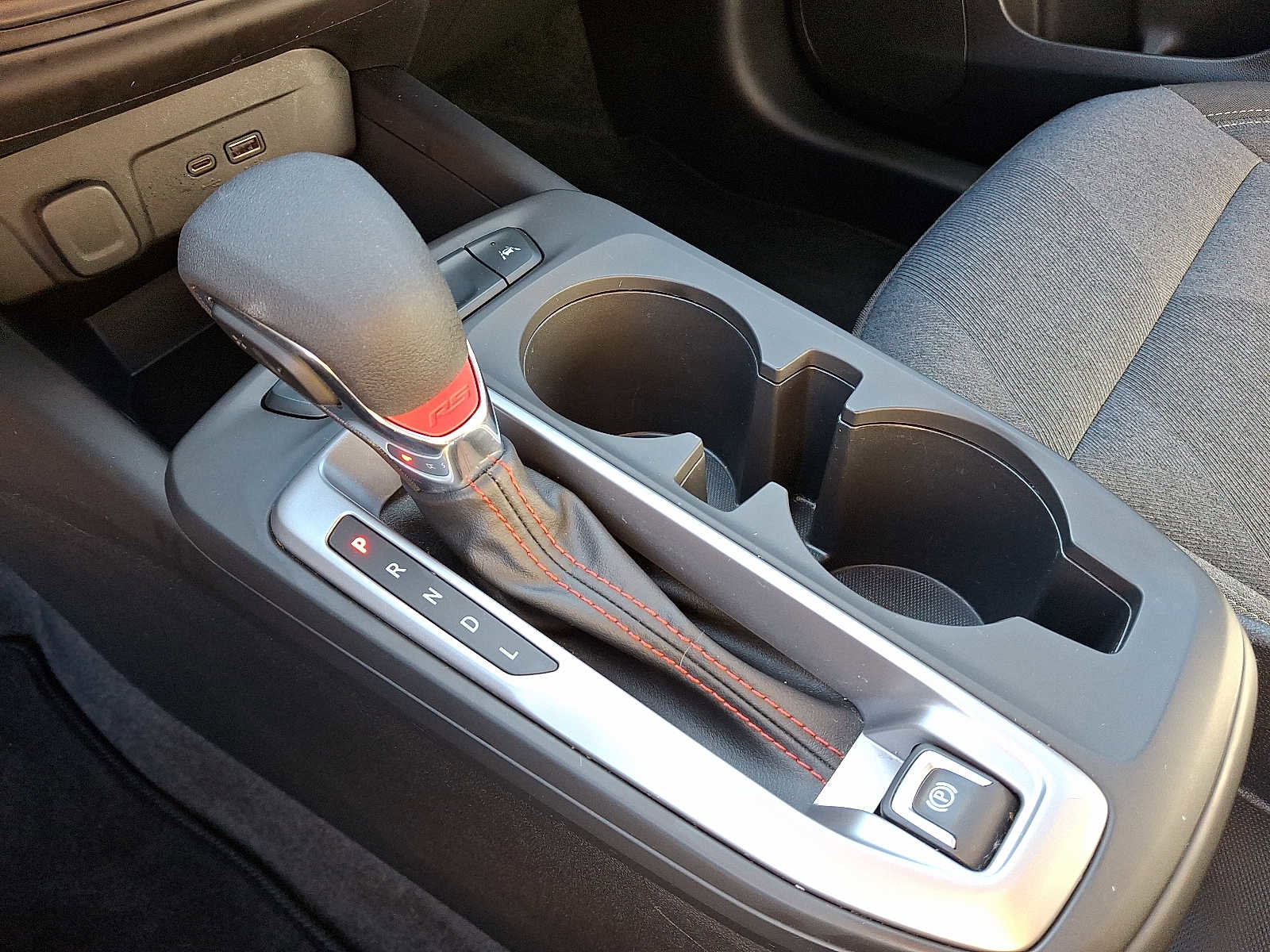 Used 2024 Chevrolet Trax RS w/ Sunroof Package image 15