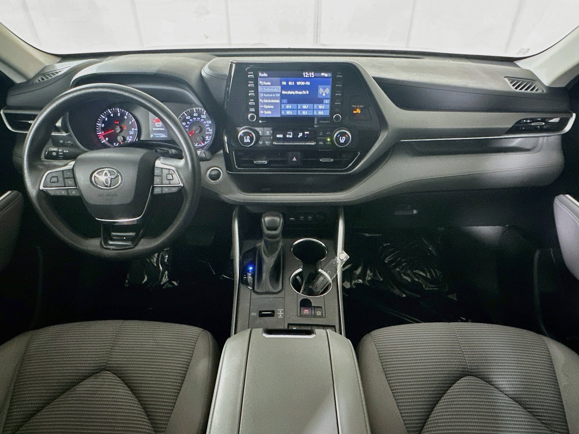 Used 2021 Toyota Highlander L FWD image 27