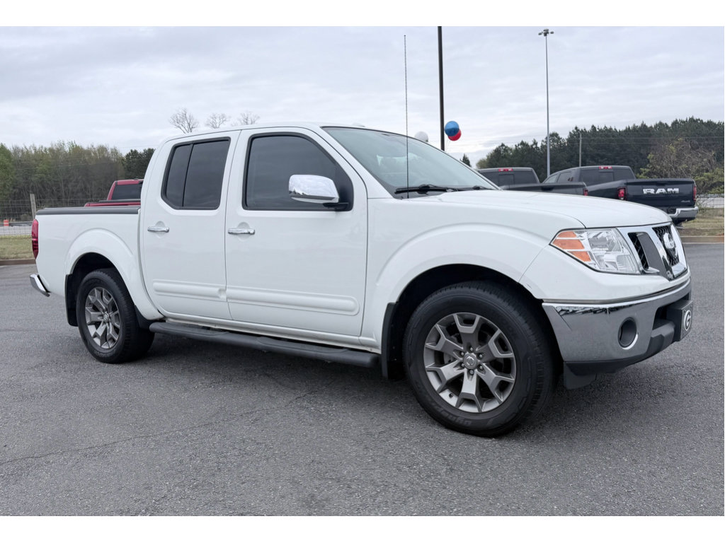 Used 2017 Nissan Frontier SL image 2