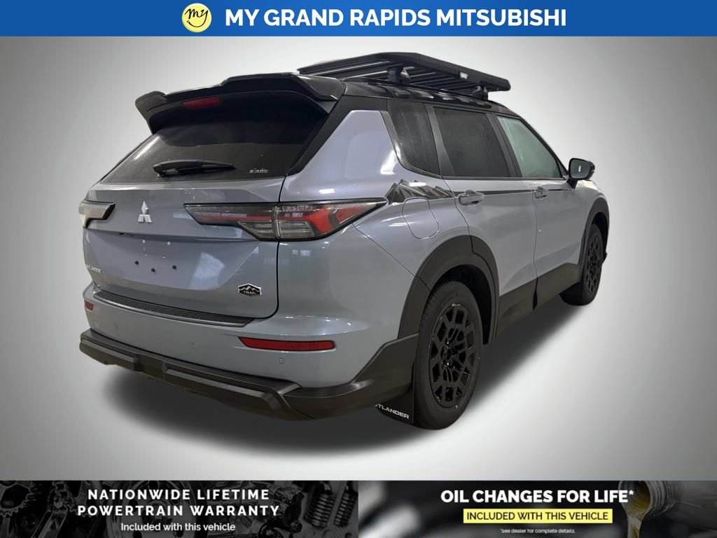 New 2026 Mitsubishi Outlander AWD image 3