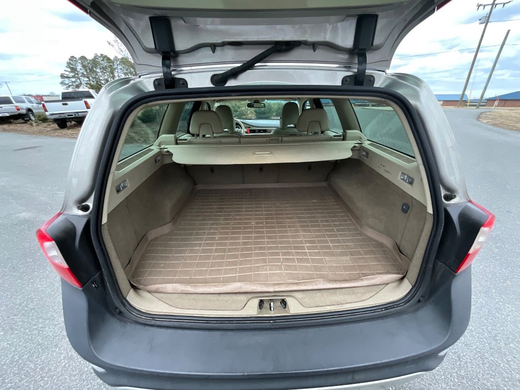 Used 2011 Volvo XC70 3.2 FWD image 25