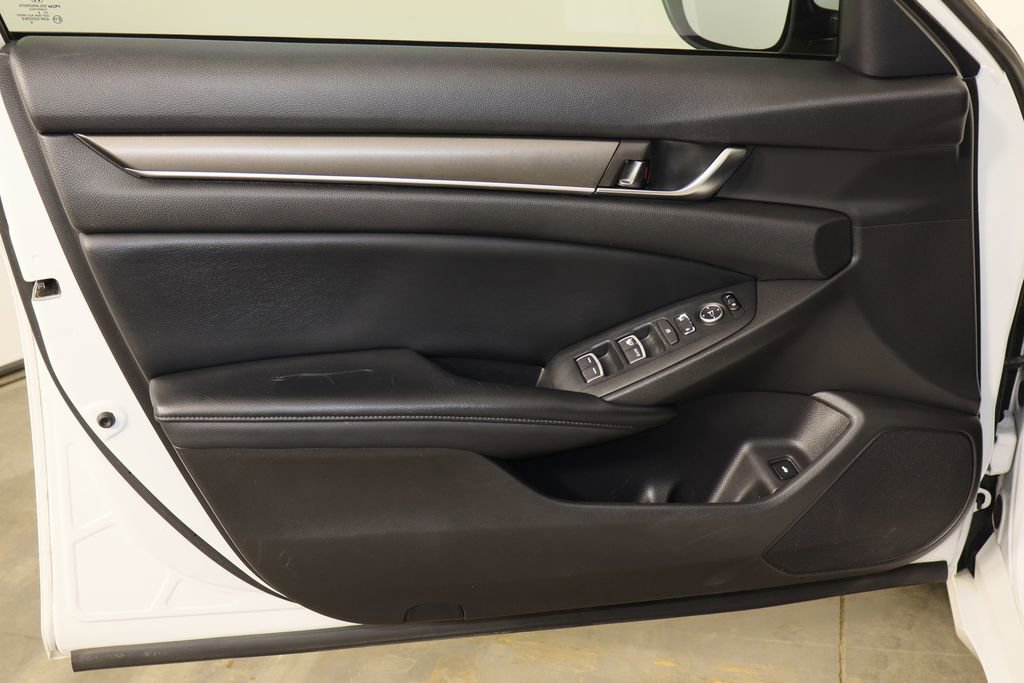 Used 2018 Honda Accord LX image 19