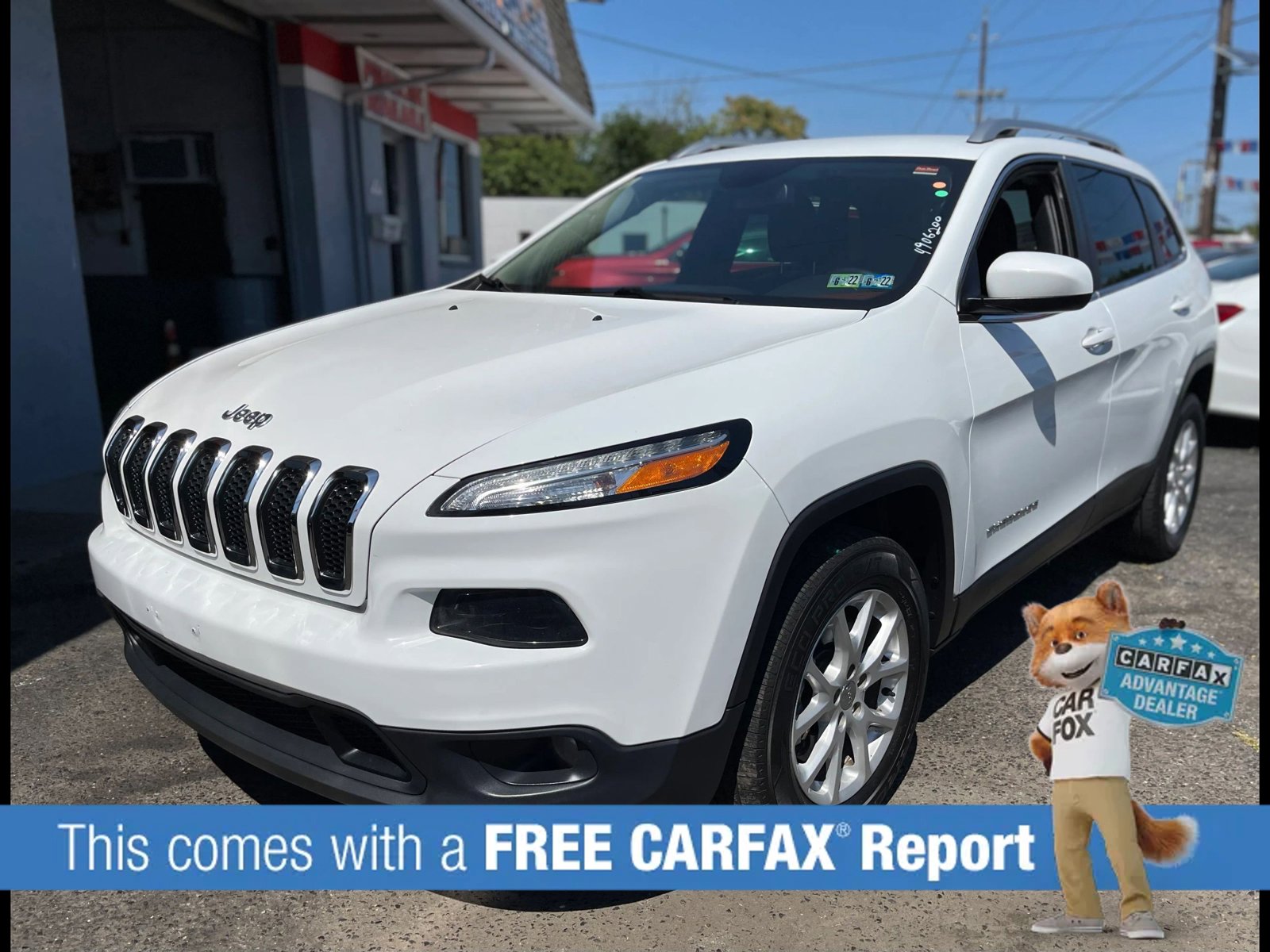 Used 2017 Jeep Cherokee Latitude w/ True North Edition image 1