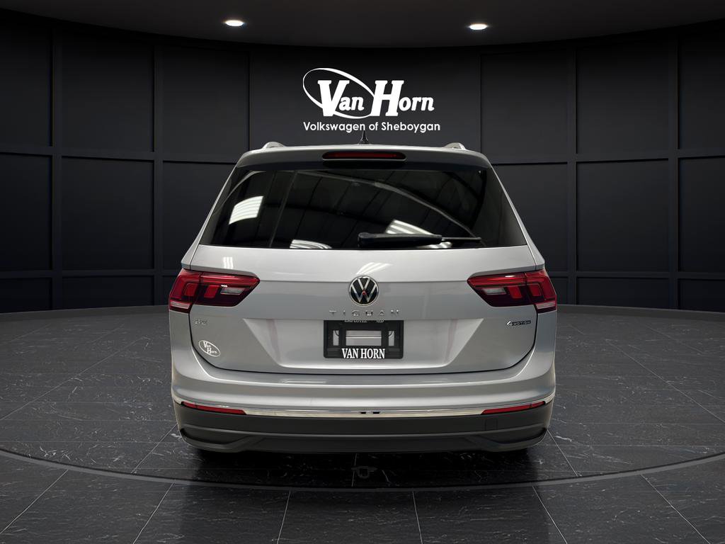 Used 2024 Volkswagen Tiguan SE AWD/4WD image 6