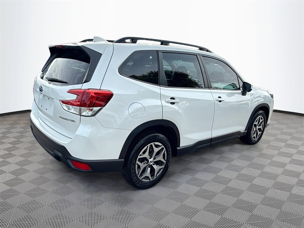Used 2023 Subaru Forester Premium image 6