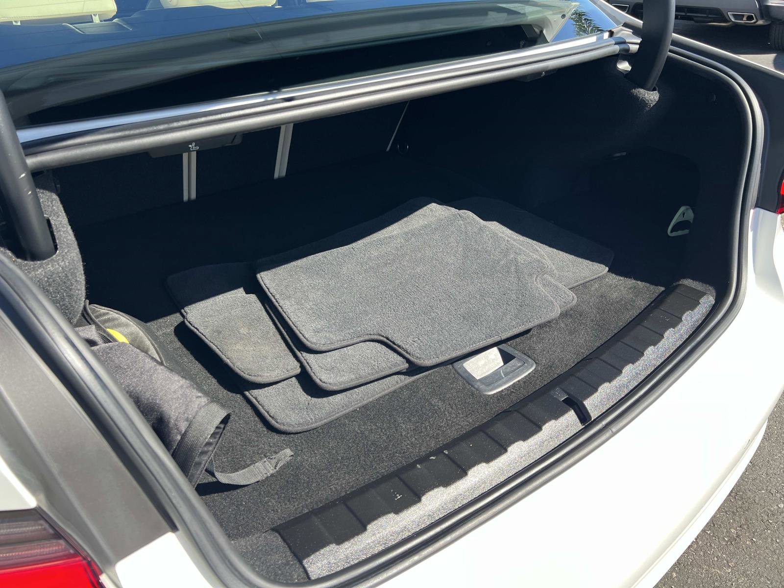 Used 2022 BMW 330e w/ Convenience Package image 24