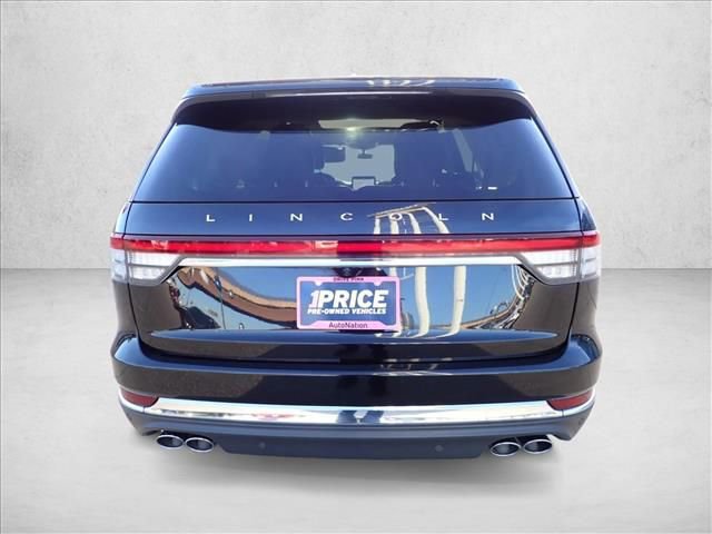Used 2023 Lincoln Aviator Reserve AWD/4WD image 3