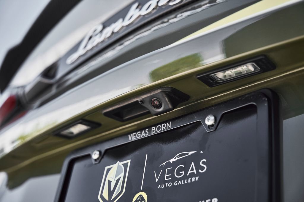 Used 2023 Lamborghini Urus Performante AWD/4WD image 21