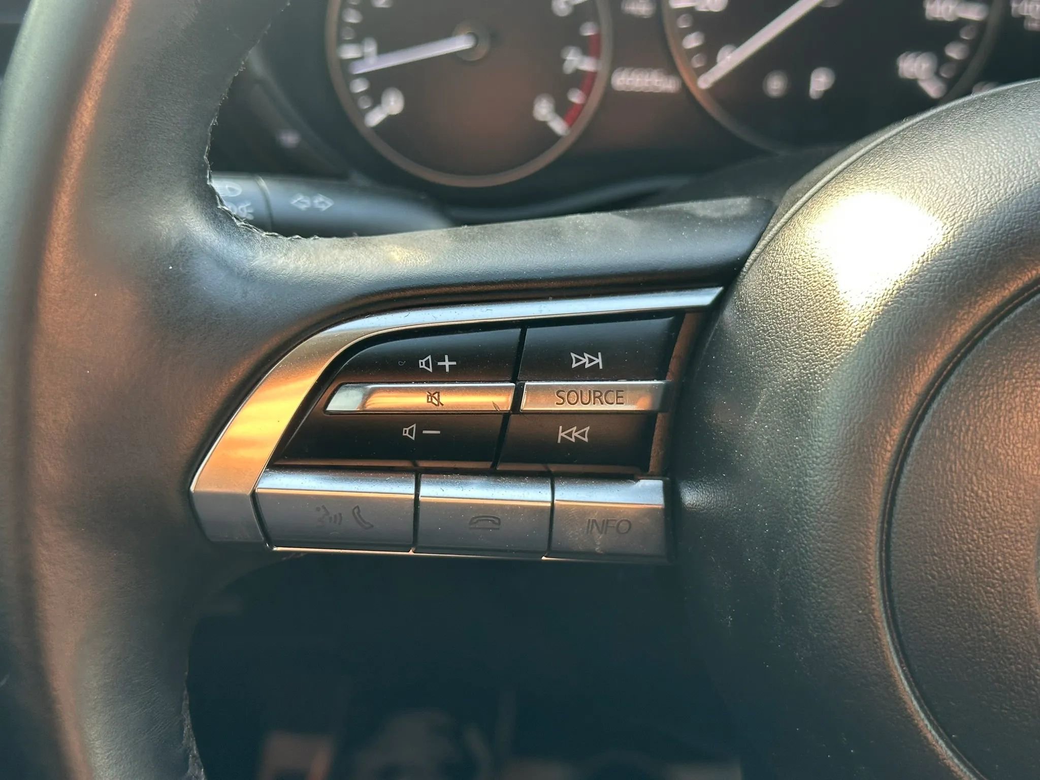 Used 2019 MAZDA MAZDA3 Sedan w/ Preferred Package FWD image 17