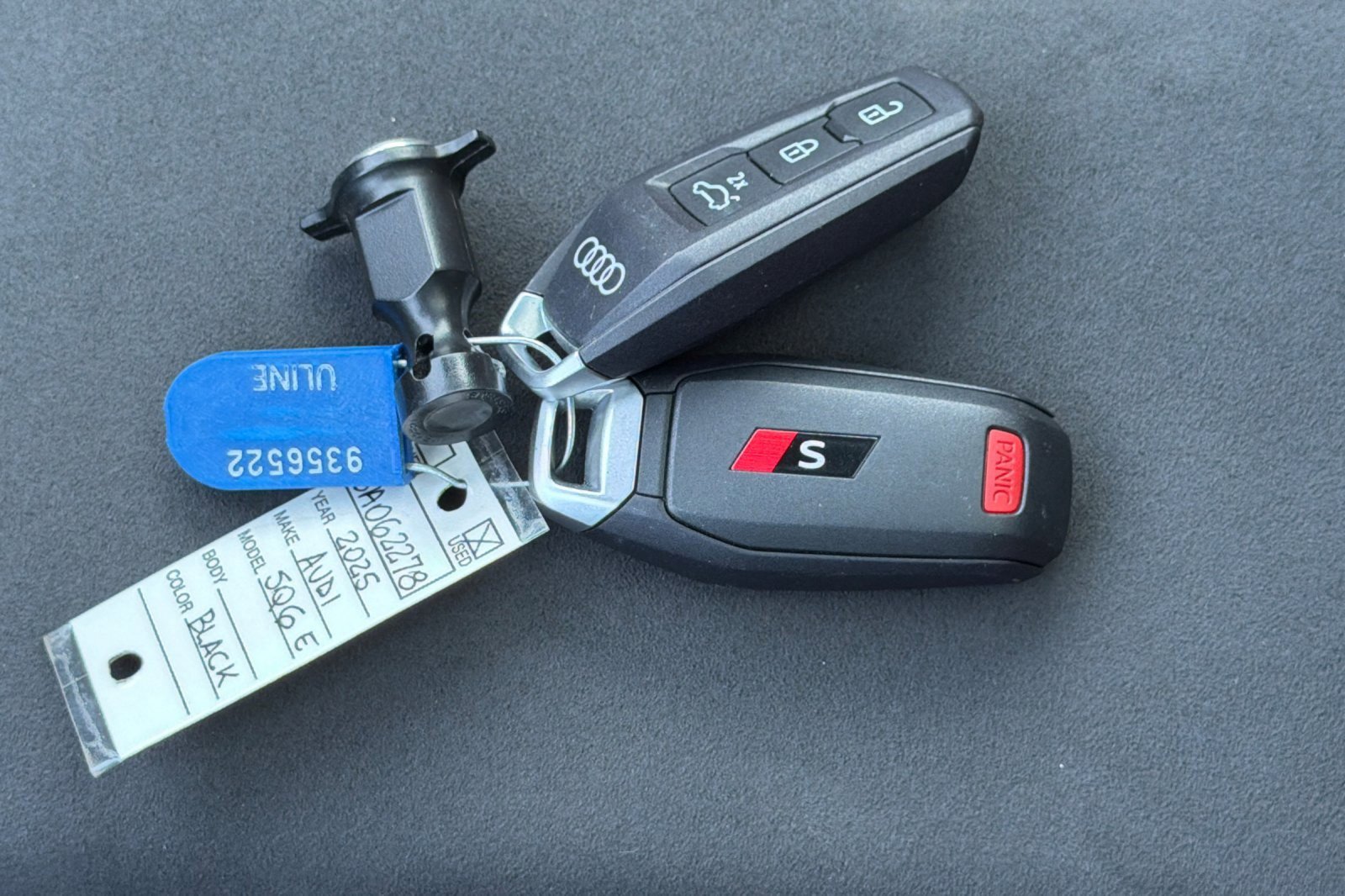 Certified 2025 Audi SQ6 e-tron Prestige w/ 21" Black Optic Wheel Package image 25