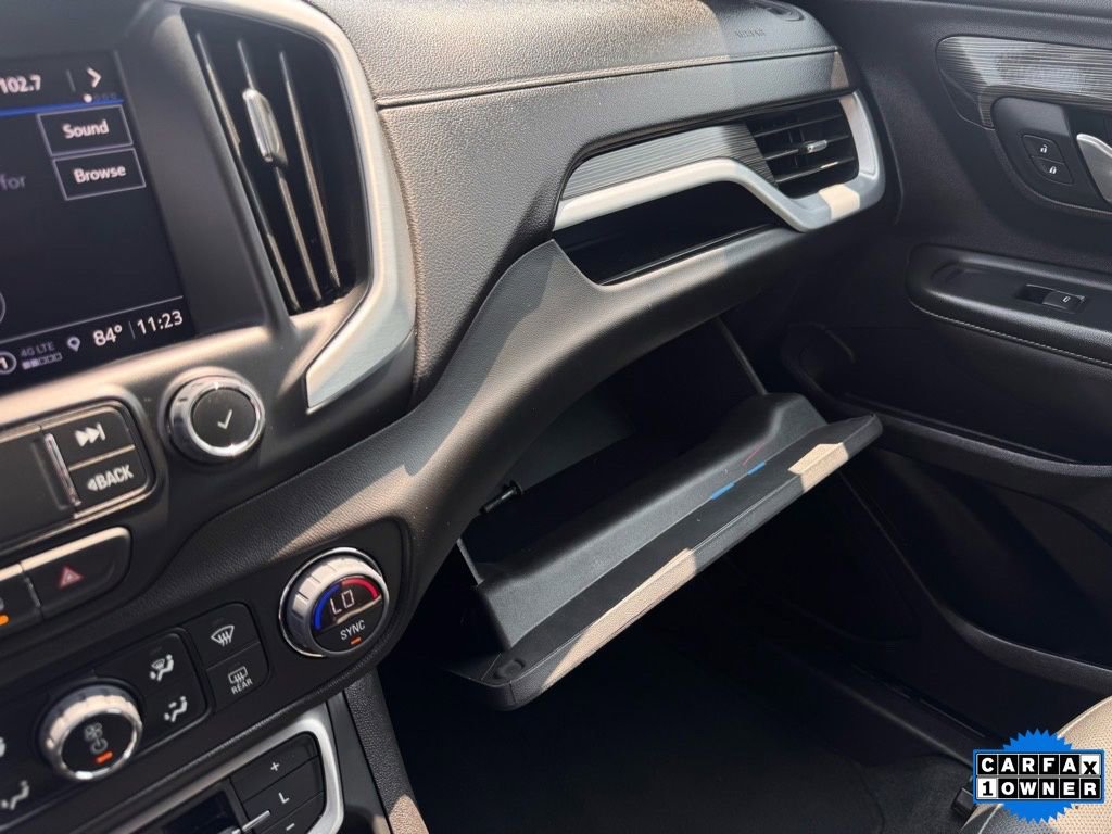 Used 2024 GMC Terrain SLT image 9