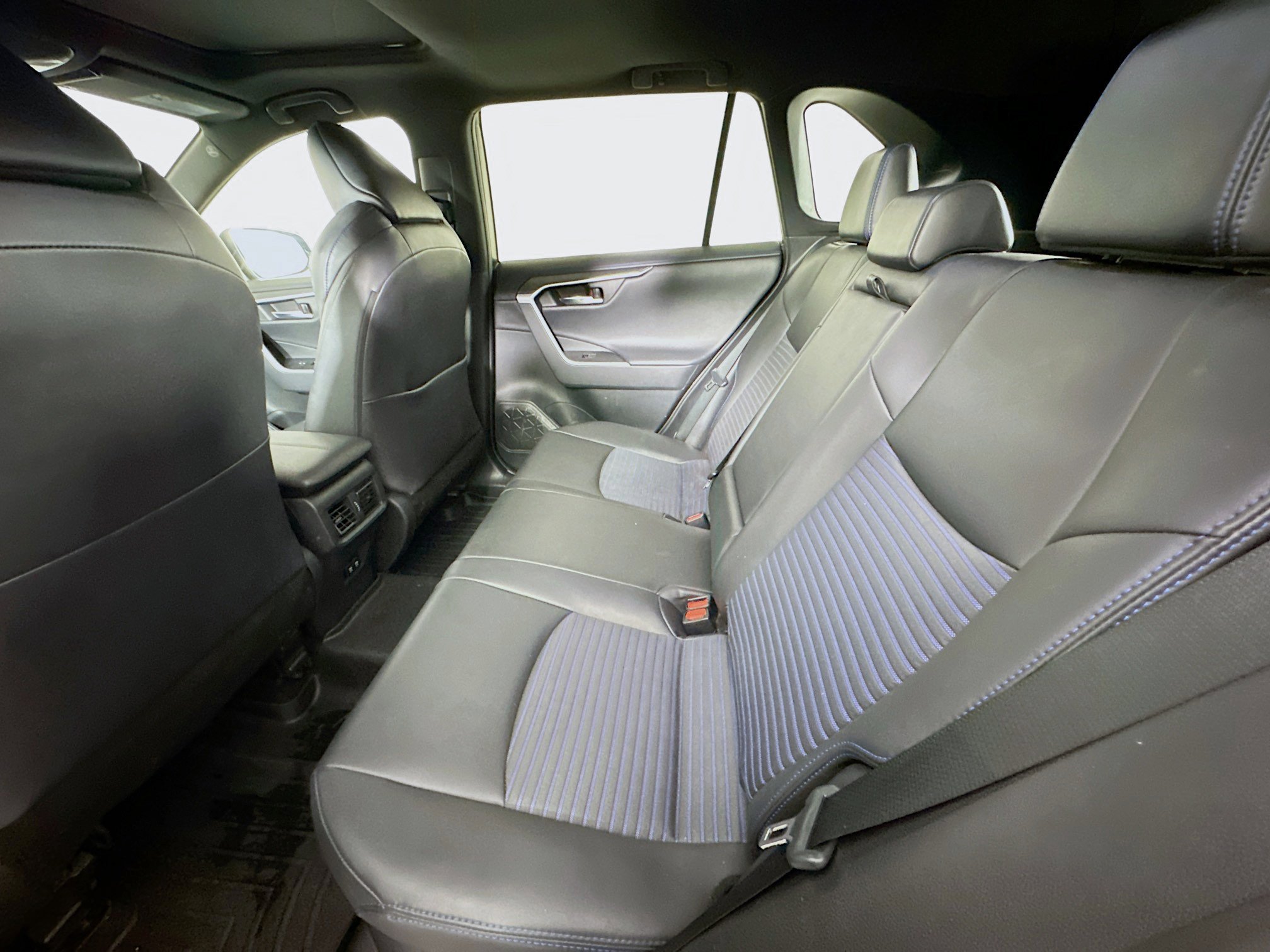 Used 2019 Toyota RAV4 XSE image 27