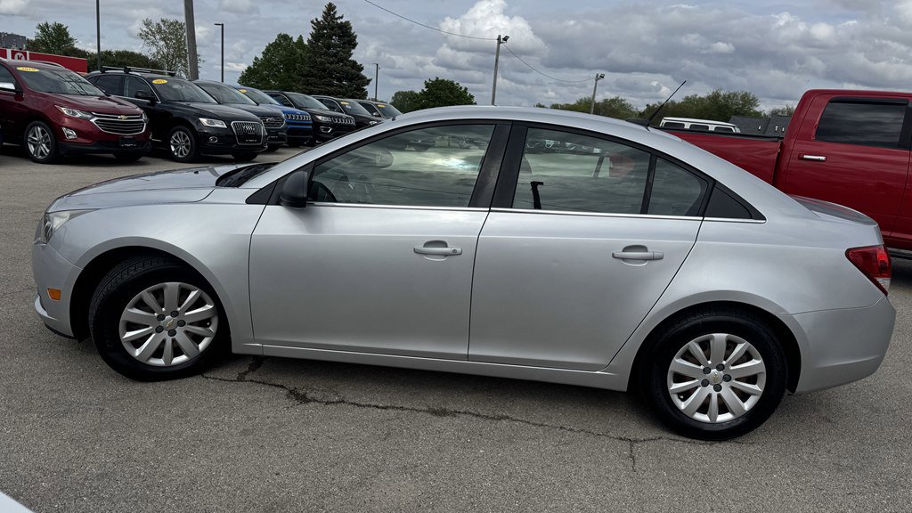Used 2011 Chevrolet Cruze LS w/ Connectivity Package FWD image 6
